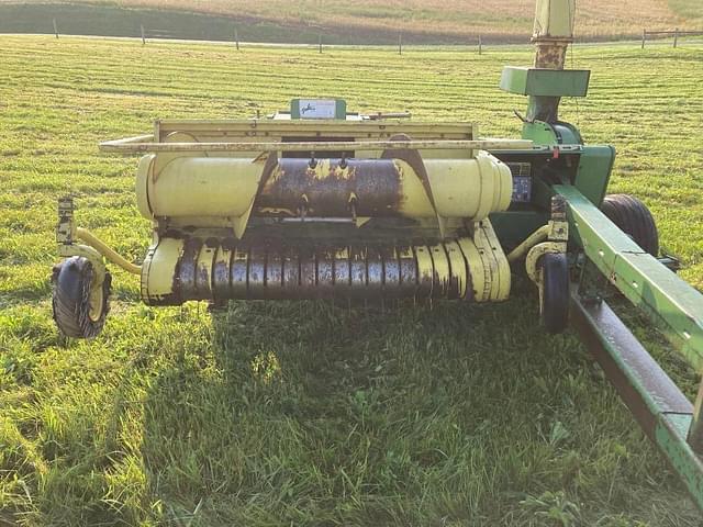 Image of John Deere 3950 equipment image 1