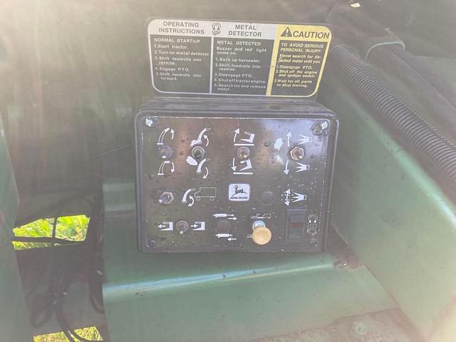 Image of John Deere 3950 equipment image 2