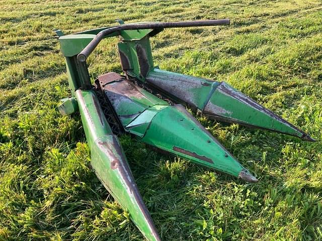 Image of John Deere 3950 equipment image 4
