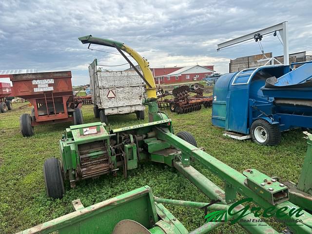 Image of John Deere 3950 equipment image 1