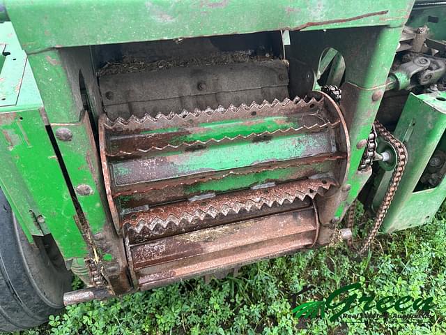 Image of John Deere 3950 equipment image 3