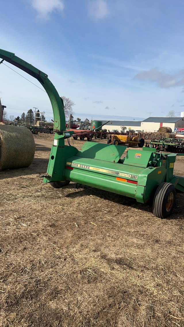 Image of John Deere 3950 equipment image 4