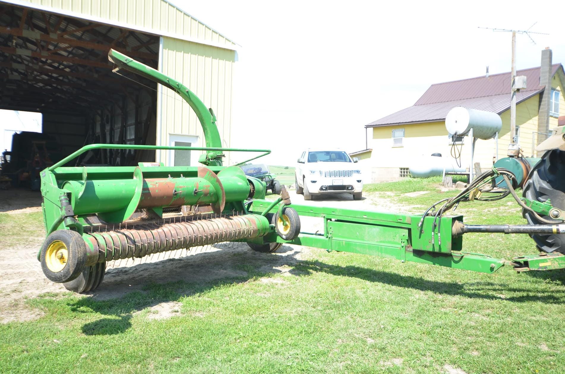 John Deere 3950 Equipment Image0