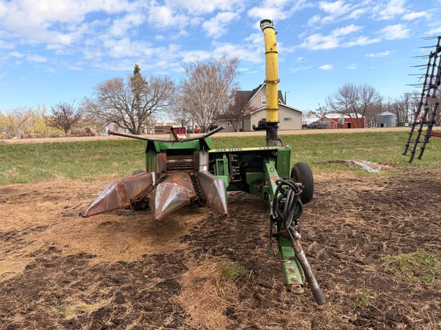 Image of John Deere 3950 equipment image 1