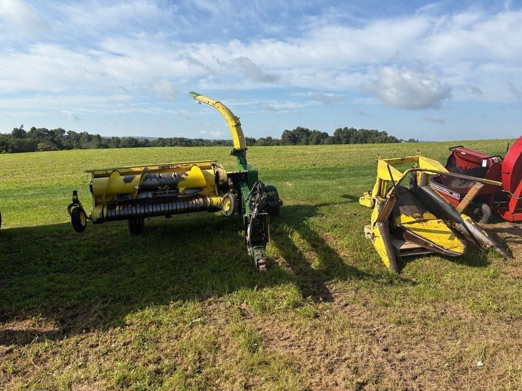 John Deere 3950 Equipment Image0