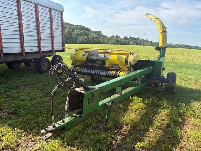 Image of John Deere 3950 equipment image 2