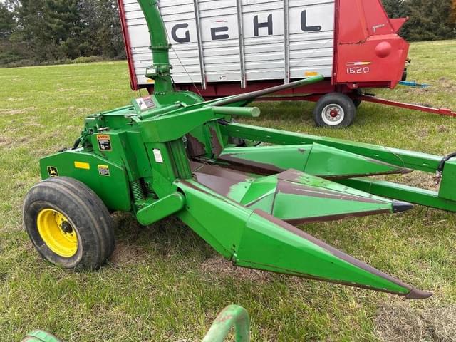 Image of John Deere 3950 equipment image 2