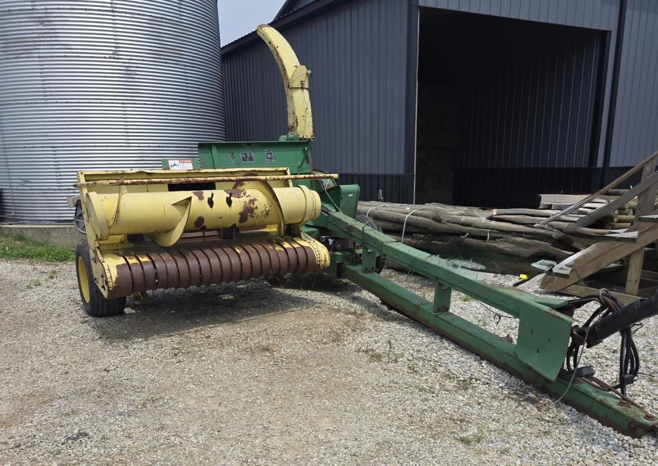 John Deere 3950 Equipment Image0