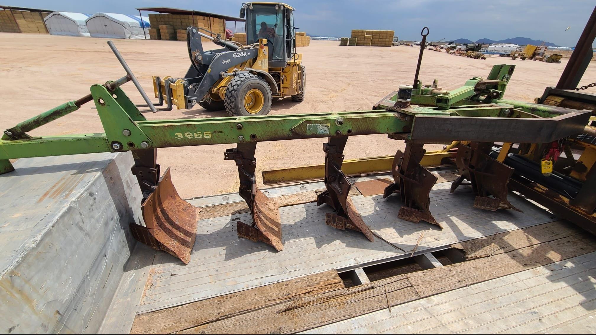 John Deere 3955 Equipment Image0