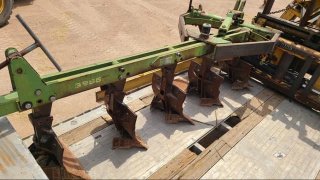 Image of John Deere 3955 equipment image 3