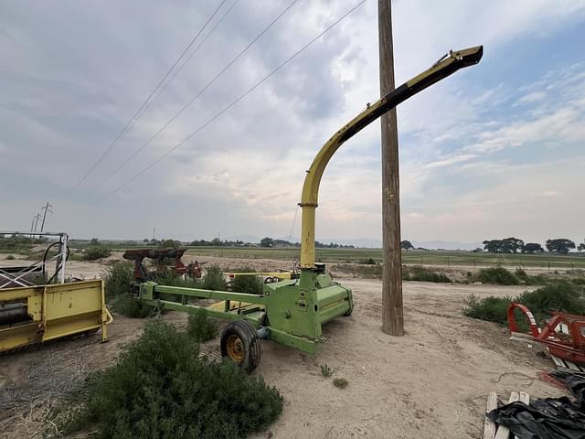 Image of John Deere 3960 equipment image 4