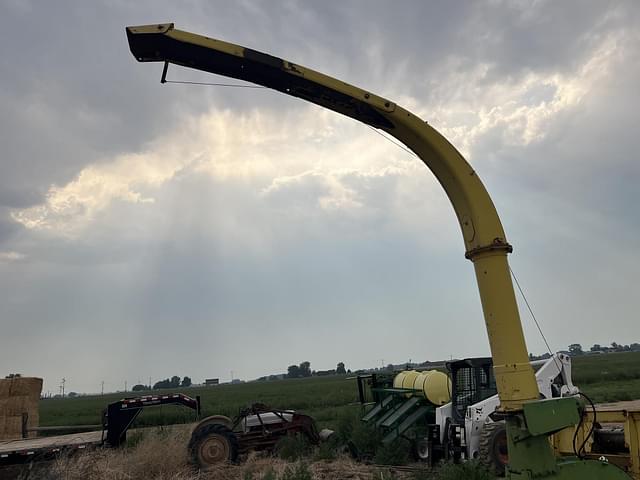 Image of John Deere 3960 equipment image 3