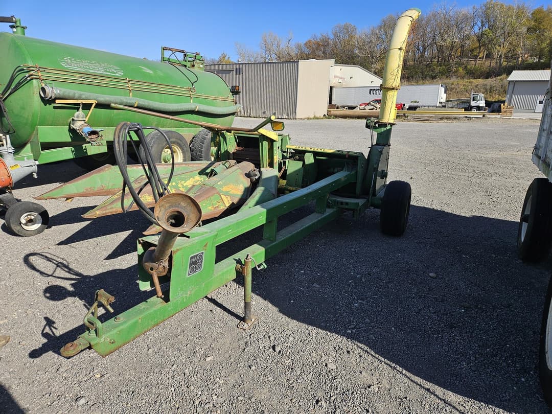 Image of John Deere 3960 Primary image