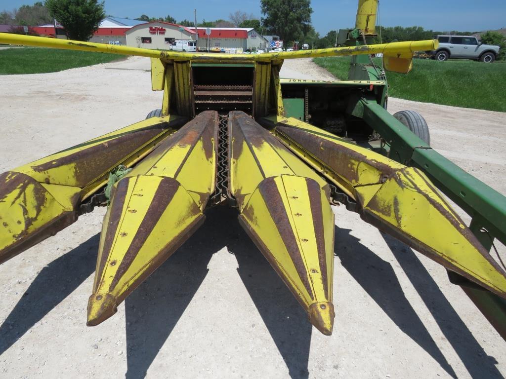 Image of John Deere 3960 Primary image