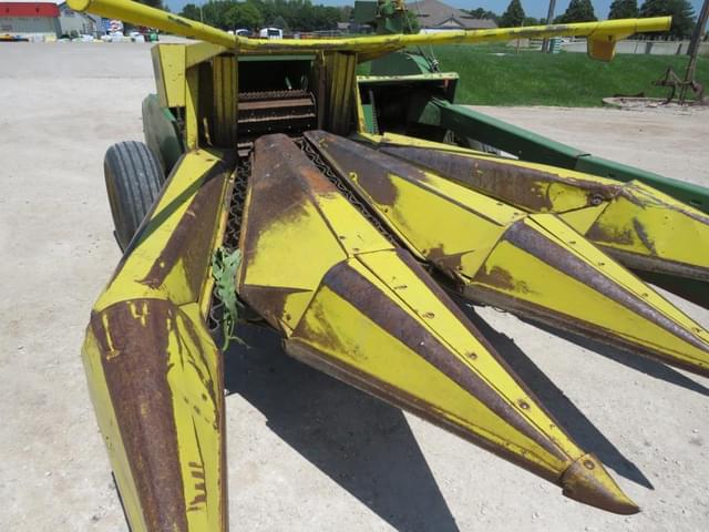 Image of John Deere 3960 equipment image 2