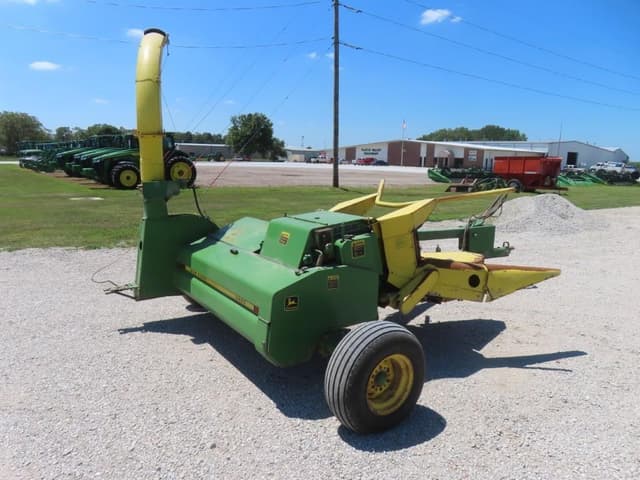 Image of John Deere 3960 equipment image 3
