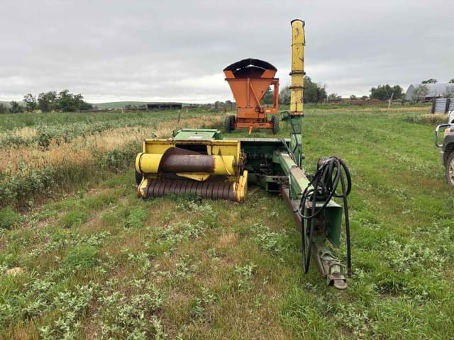 Image of John Deere 3960 equipment image 3