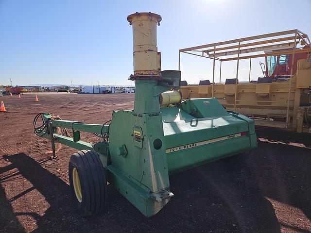 Image of John Deere 3960 equipment image 4