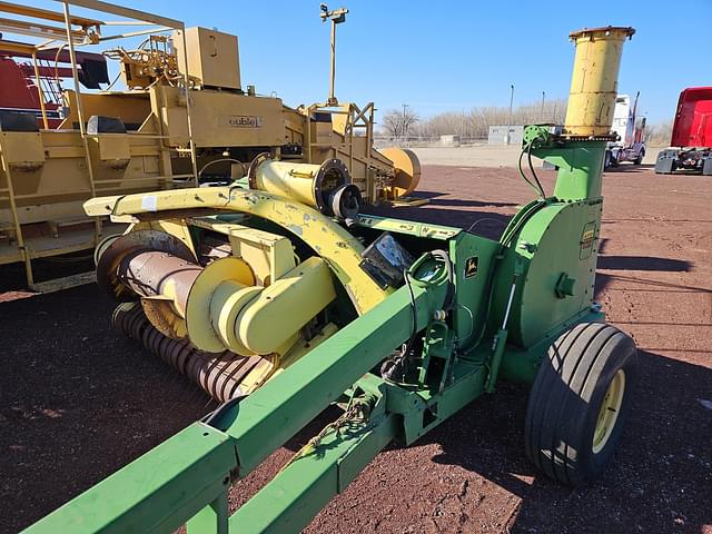 Image of John Deere 3960 equipment image 3