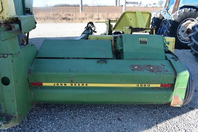 Image of John Deere 3960 equipment image 2