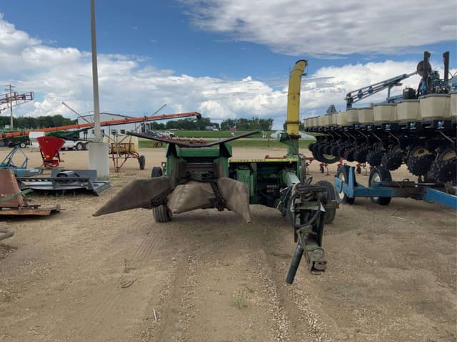 Image of John Deere 3960 equipment image 1