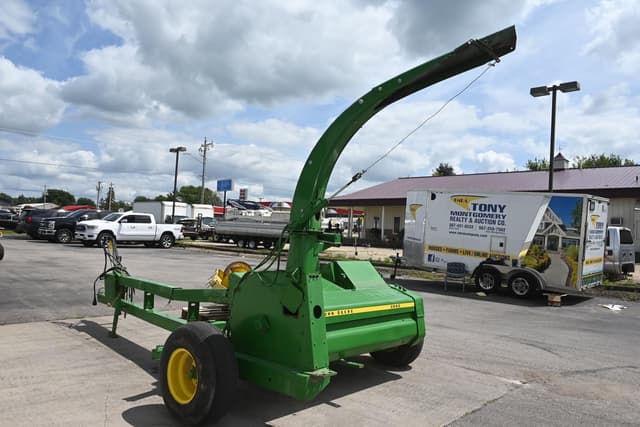 Image of John Deere 3960 equipment image 4