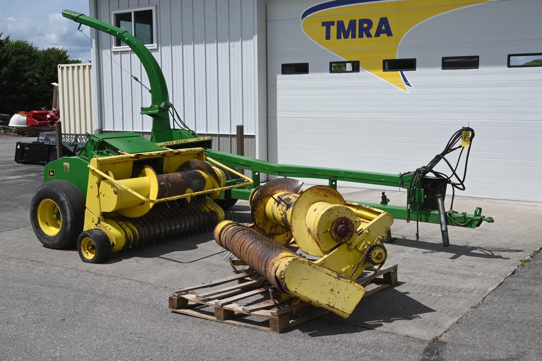John Deere 3960 Equipment Image0