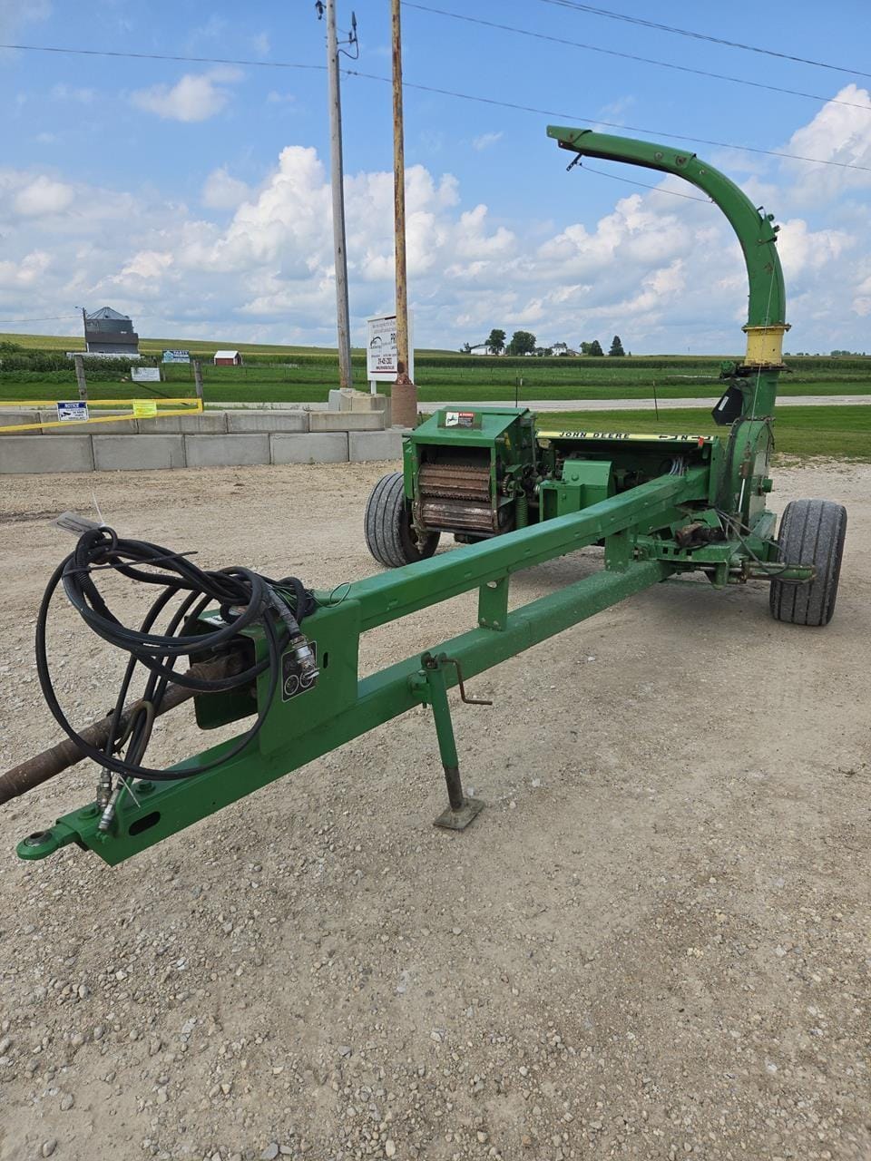 John Deere 3970 Equipment Image0
