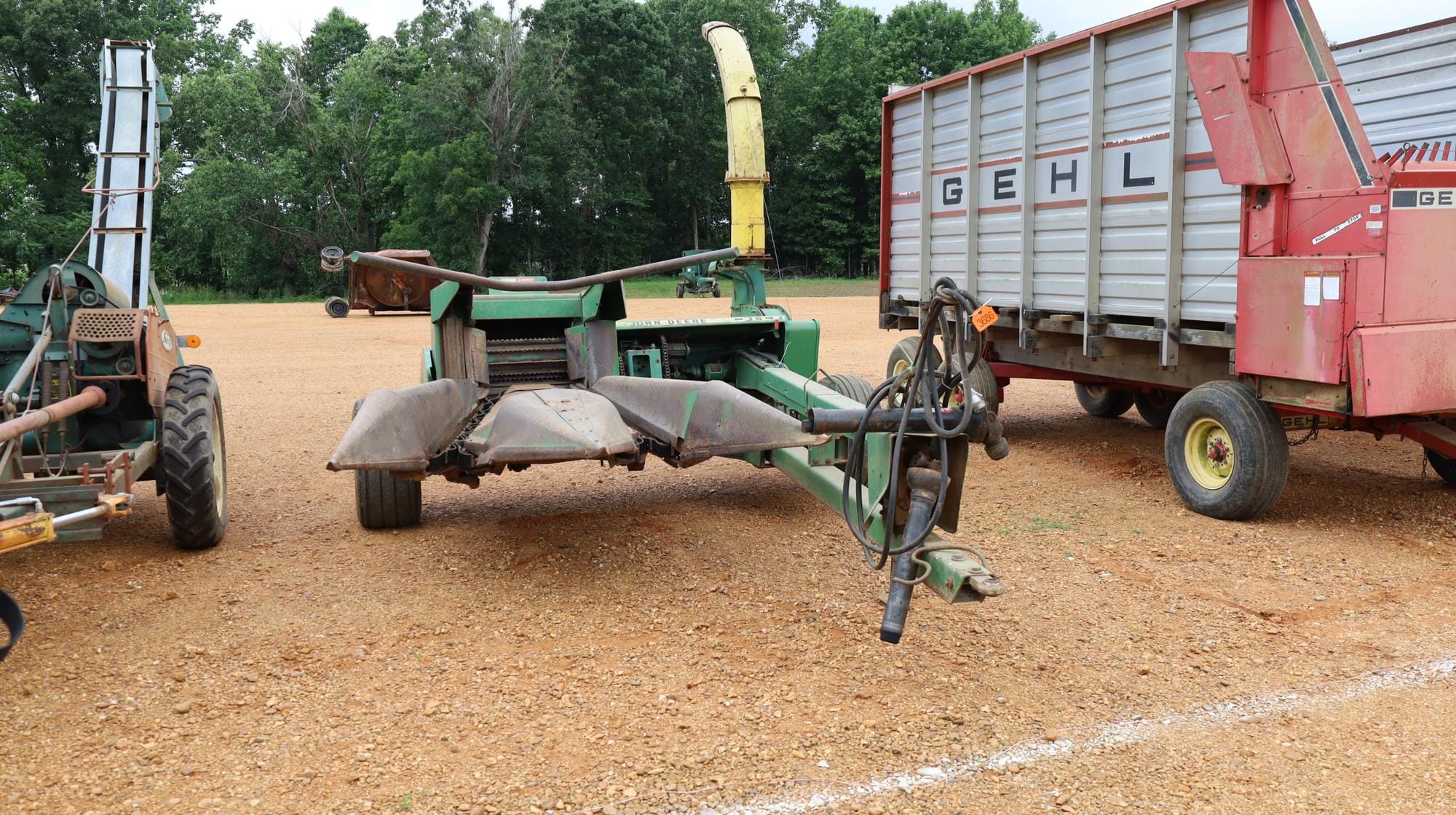 John Deere 3970 Equipment Image0