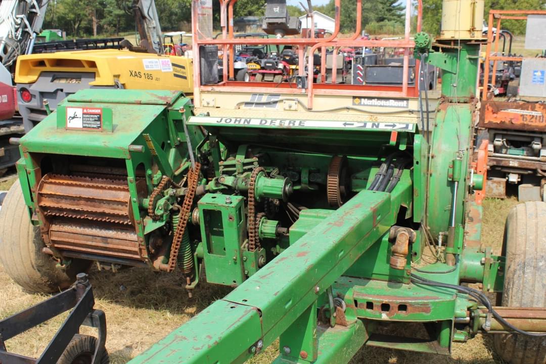 Image of John Deere 3970 Image 1