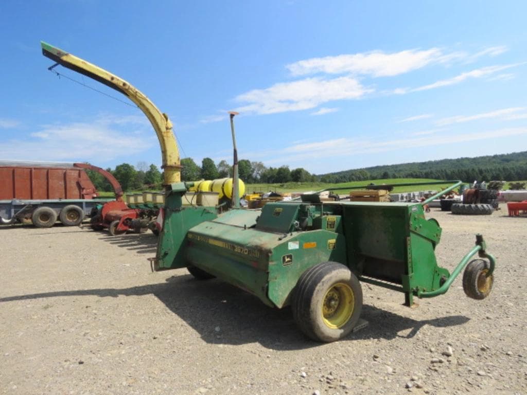 Image of John Deere 3970 Image 1