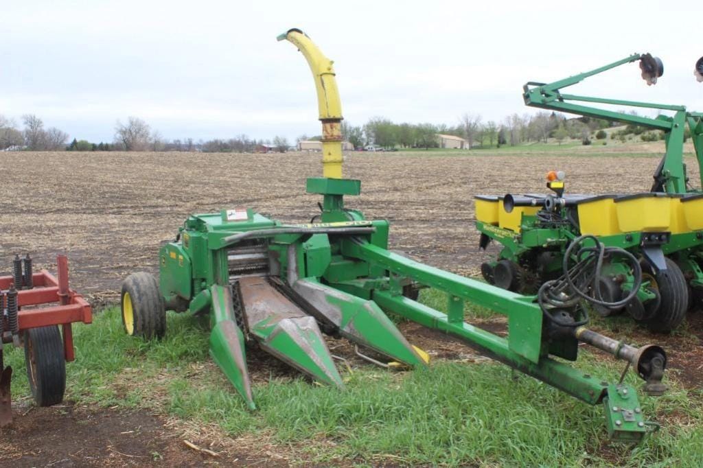 John Deere 3970 Equipment Image0