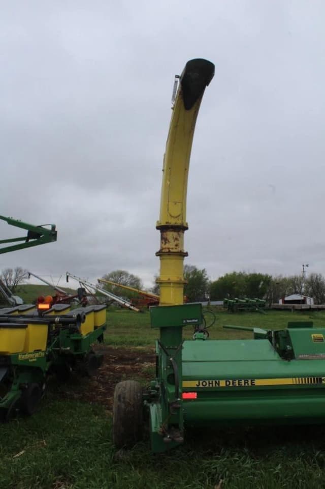 Image of John Deere 3970 equipment image 4