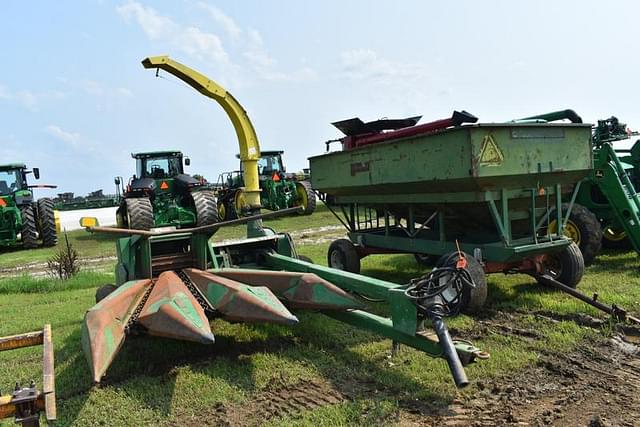 Image of John Deere 3970 equipment image 2