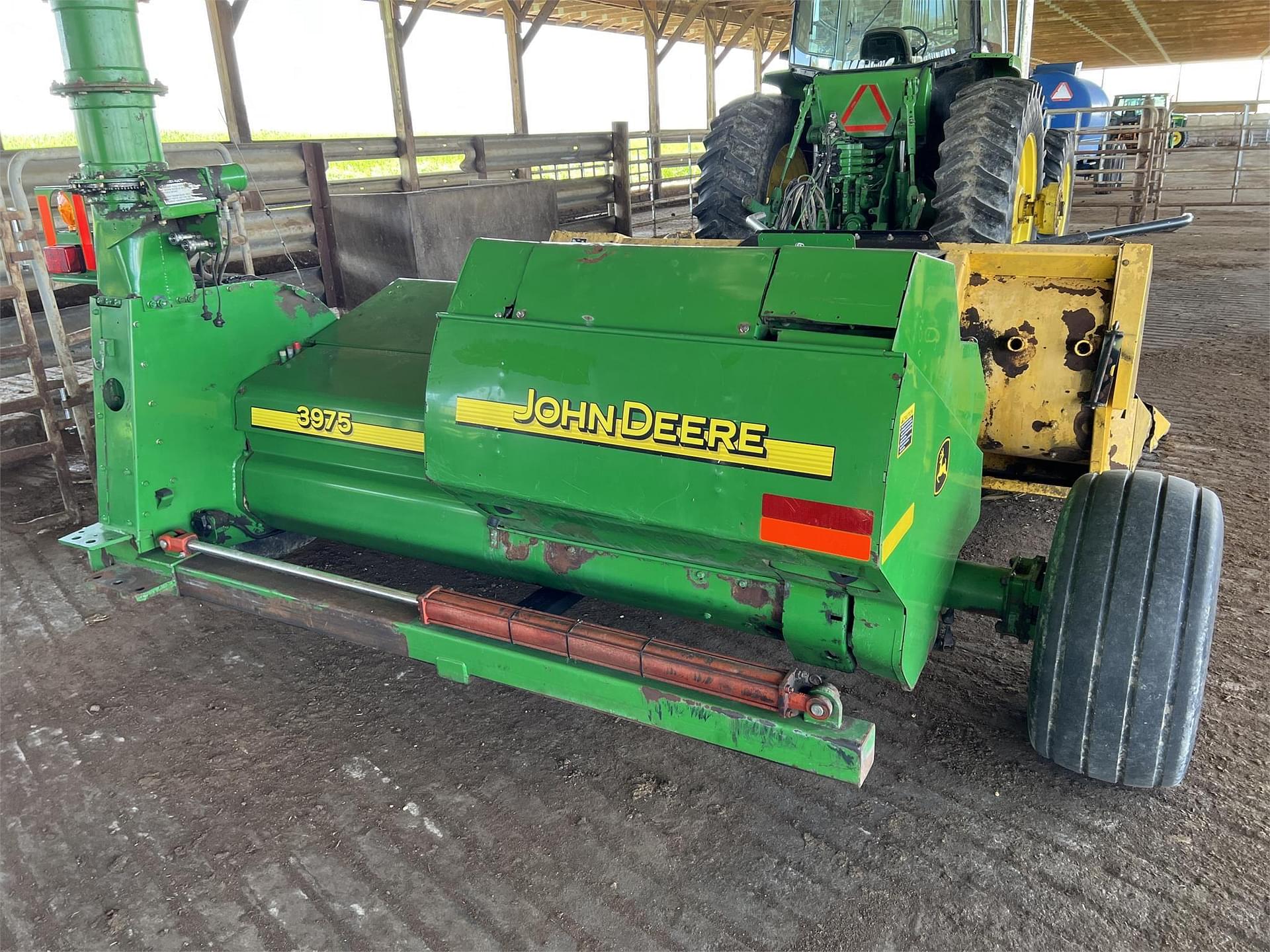 John Deere 3975 Harvesting Forage Harvesters - Pull Type For Sale 