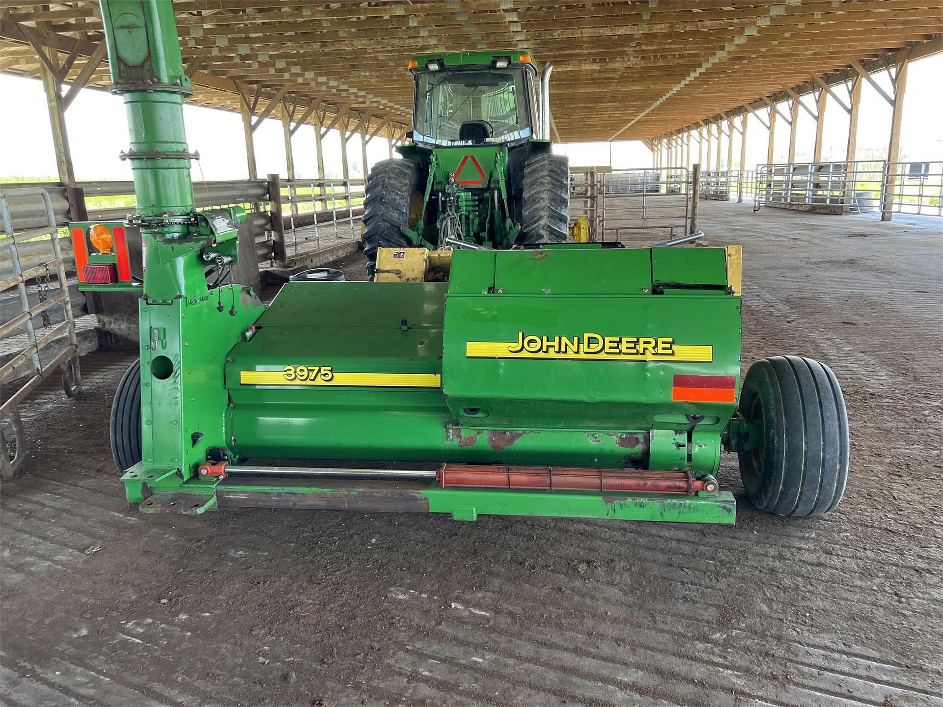 John Deere 3975 Harvesting Forage Harvesters - Pull Type for Sale ...