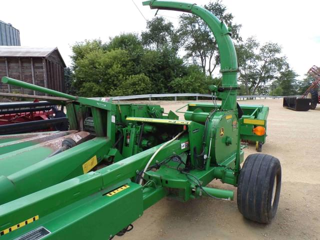 Image of John Deere 3975 equipment image 3