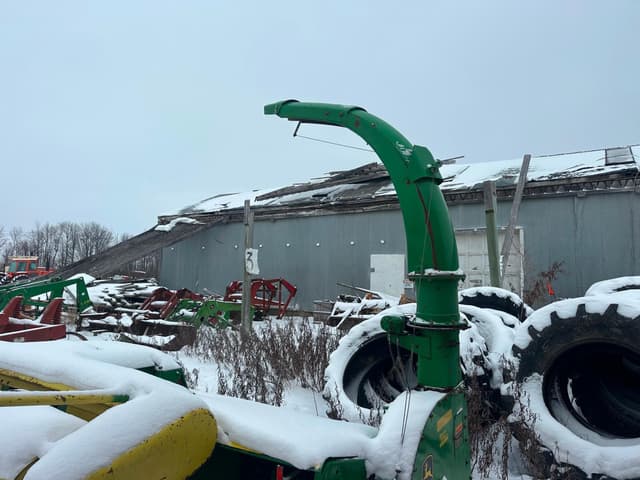 Image of John Deere 3975 equipment image 2