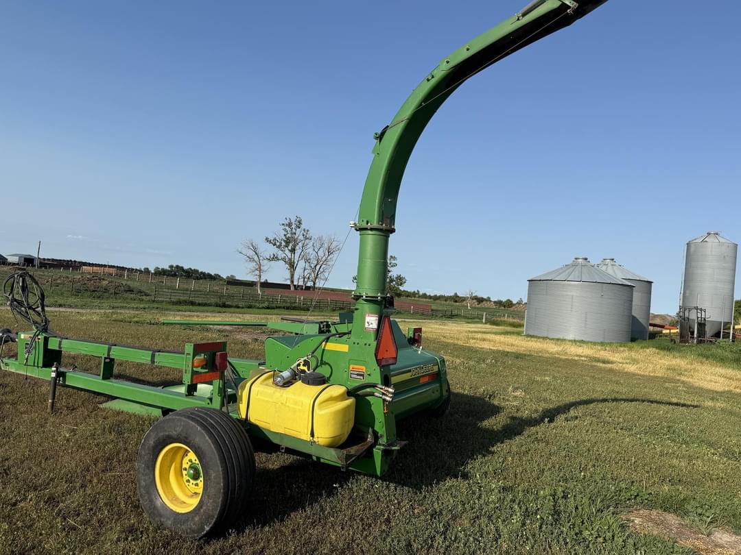 Image of John Deere 3975 Primary image