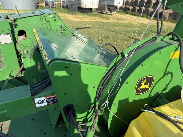 Image of John Deere 3975 equipment image 3