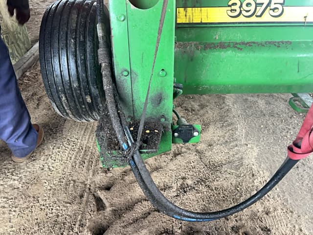 Image of John Deere 3975 equipment image 1