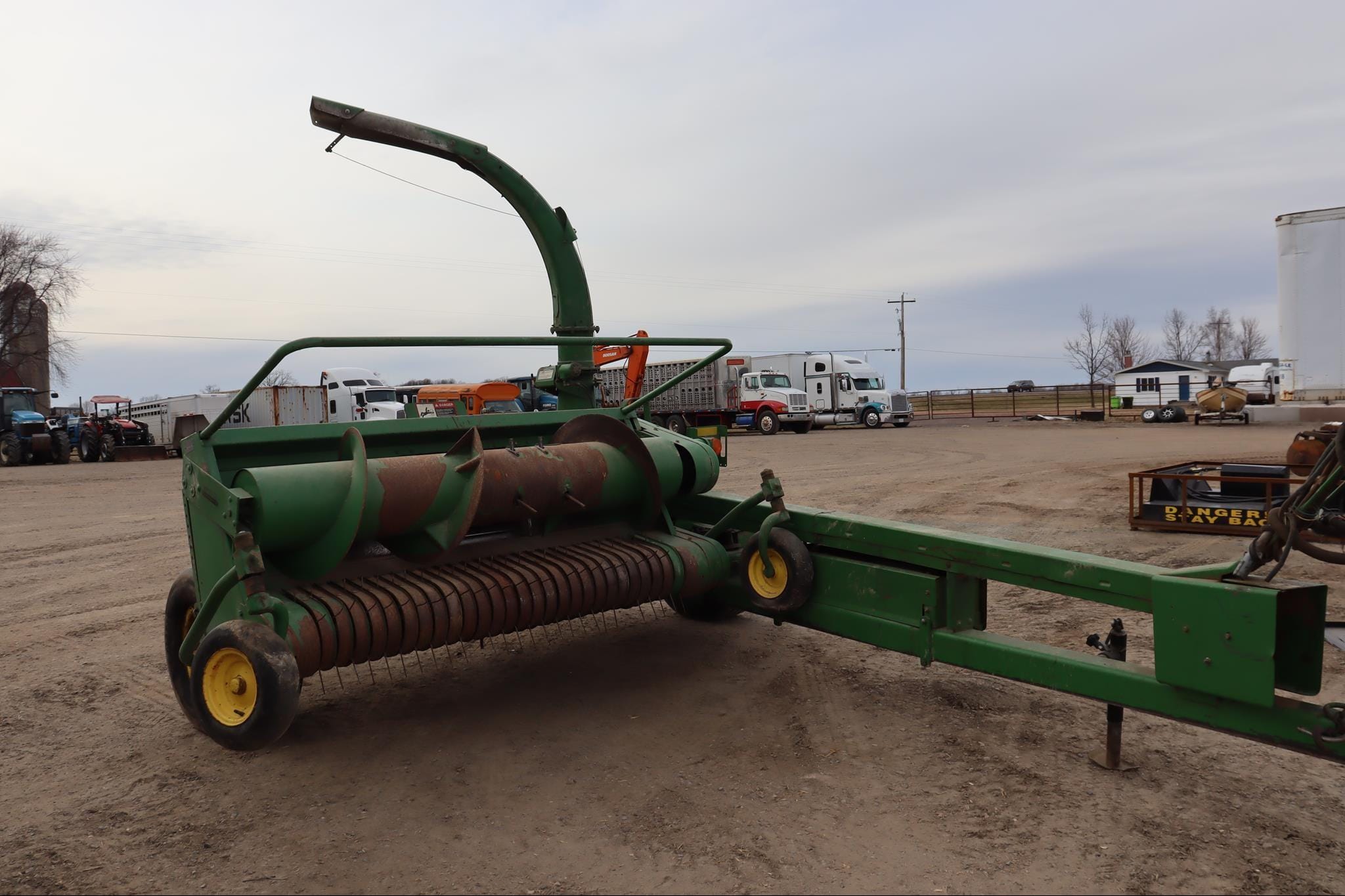 John Deere 3975 Equipment Image0