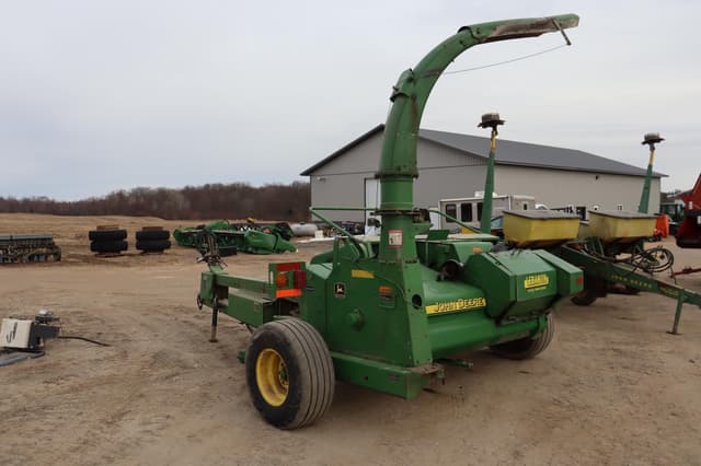 Image of John Deere 3975 equipment image 3