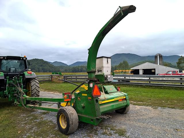 Image of John Deere 3975 equipment image 2