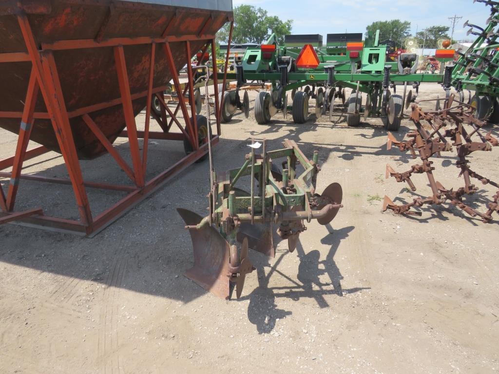 Image of John Deere 3B Image 1