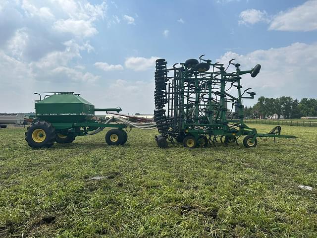 Image of John Deere 737 equipment image 2