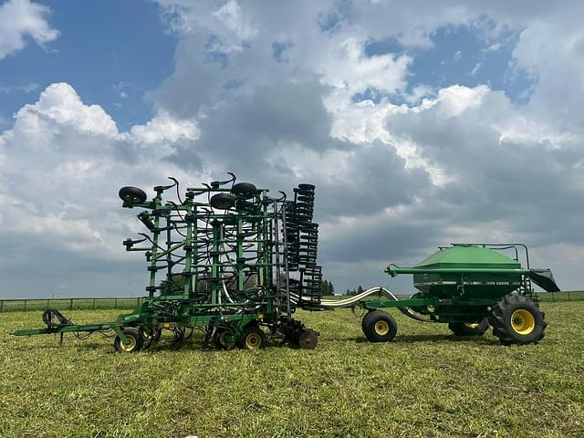 Image of John Deere 737 equipment image 1