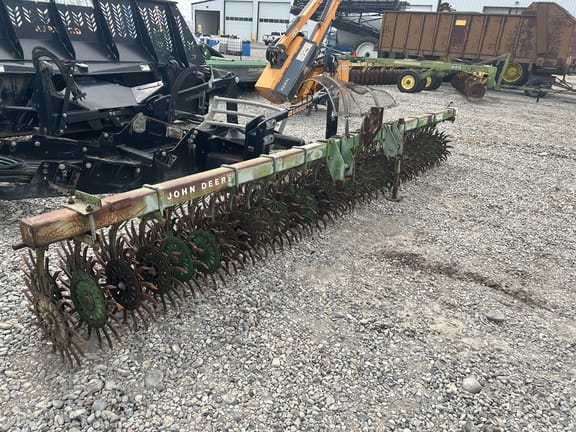 John Deere 400 Equipment Image0