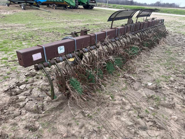 Image of John Deere 400 equipment image 3