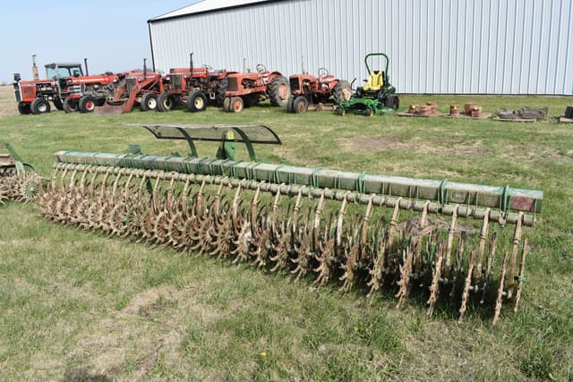 Image of John Deere 400 equipment image 1